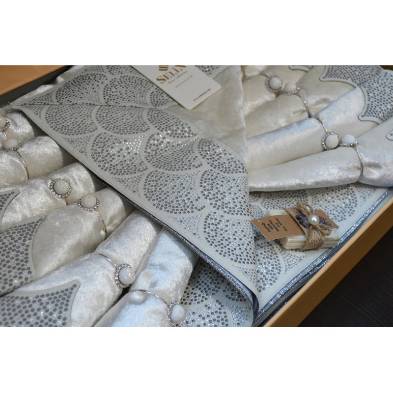 Велюровая скатерть с ранером Selin Derya Set 160×220 + 8 салфеток Крем Велюровая скатерть с ранером Selin Derya Set 160×220 + 8 салфеток Крем
